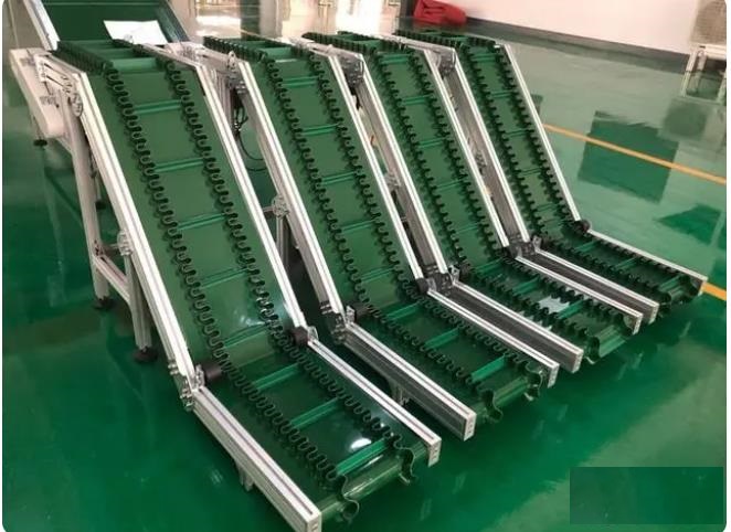 1685589281497447.jpg 小型裙邊皮帶輸送上料提升機